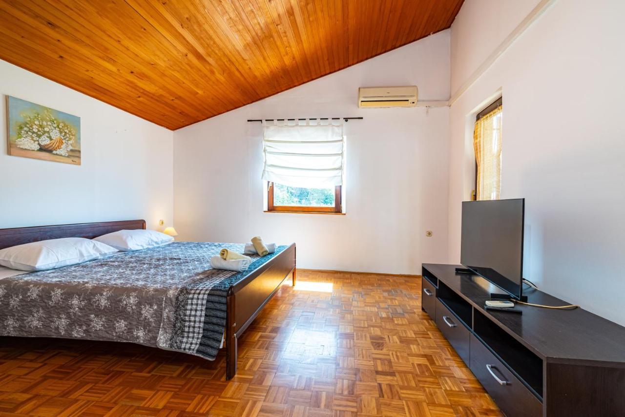 Apartment Sea And Mountain With Pool Novigrad  Phòng bức ảnh