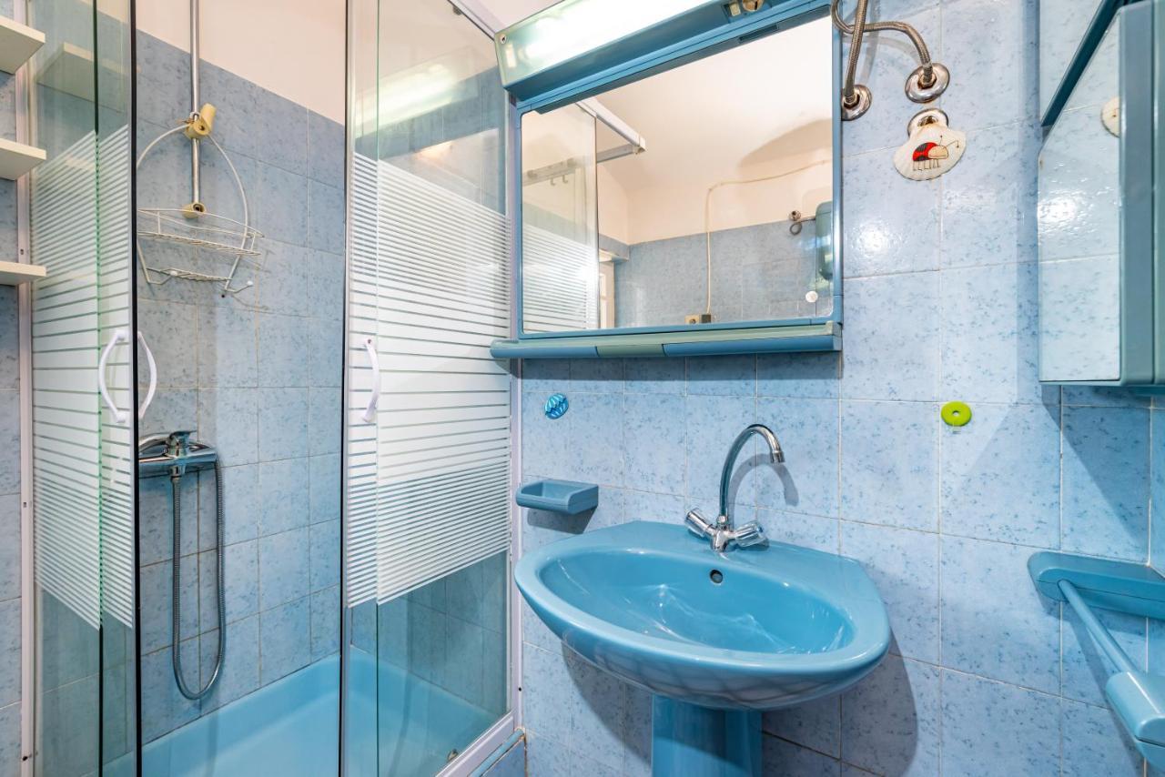 Apartment Sea And Mountain With Pool Novigrad  Phòng bức ảnh
